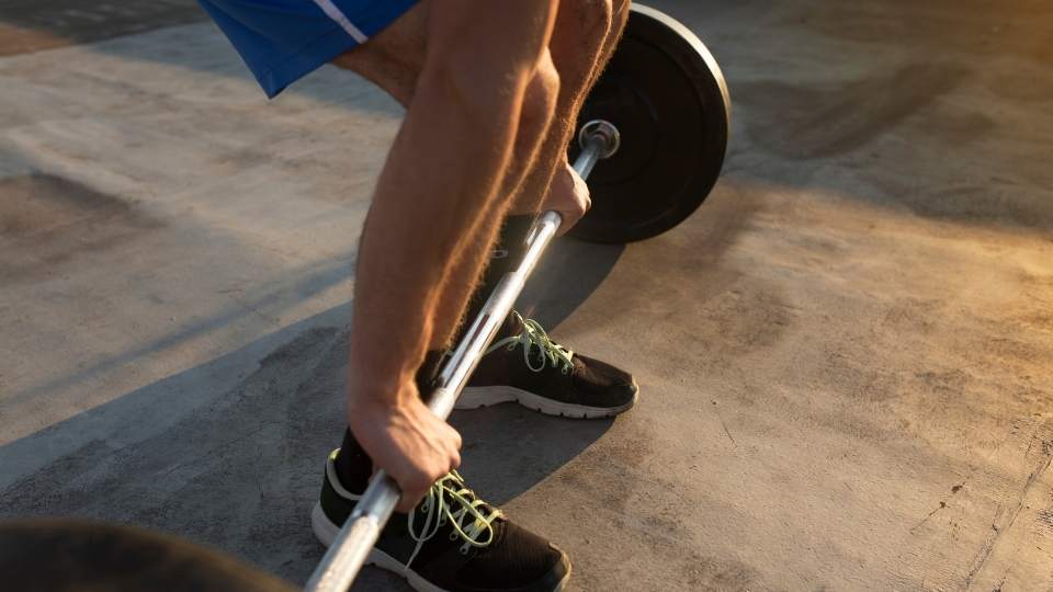Man doing deadlift